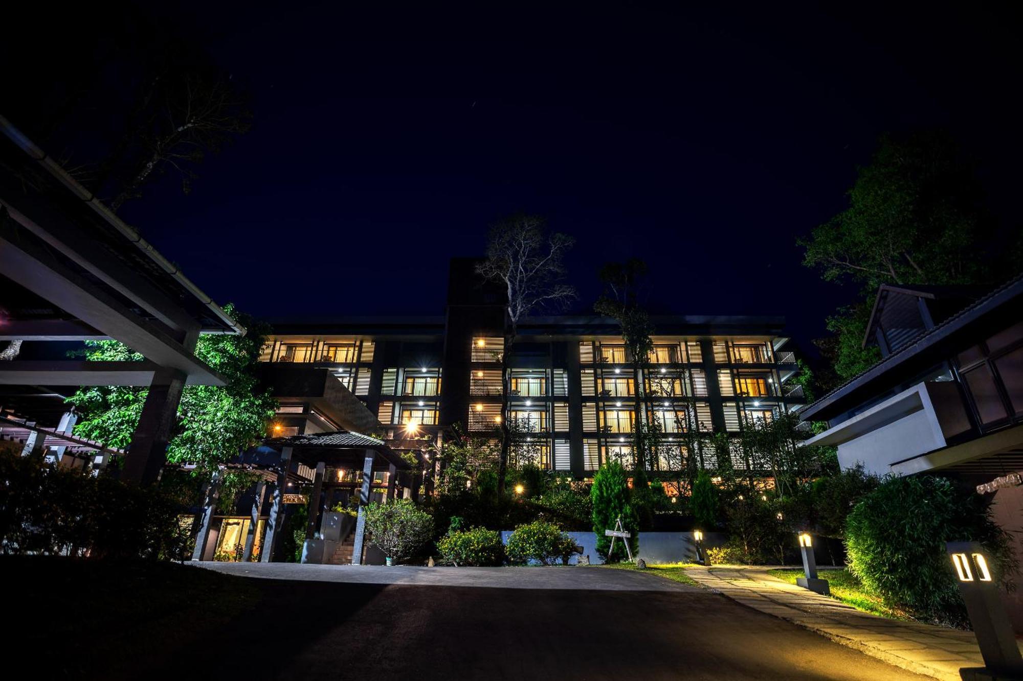 The Mountain Courtyard Thekkady Hotel Exterior foto