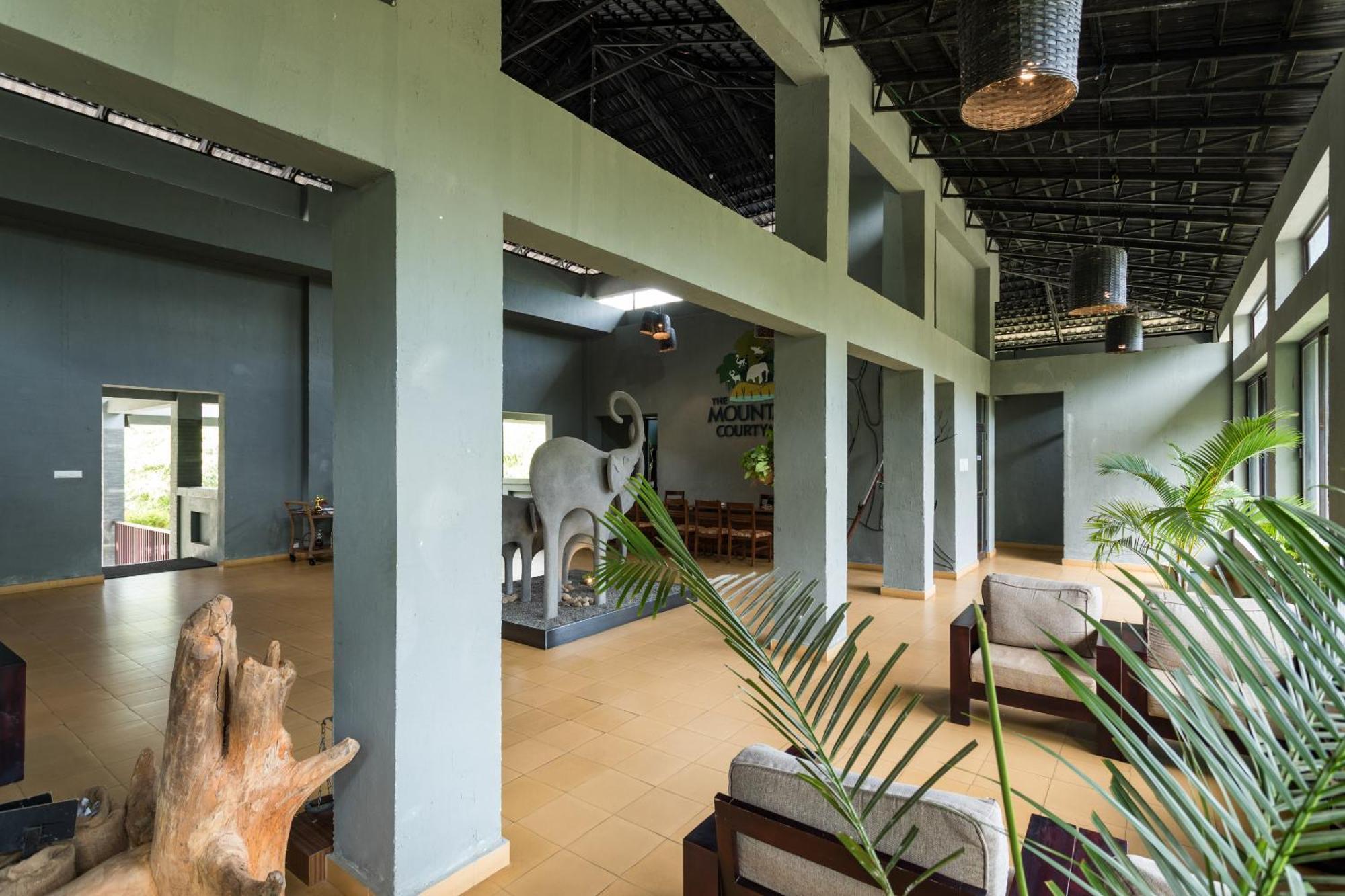 The Mountain Courtyard Thekkady Hotel Exterior foto