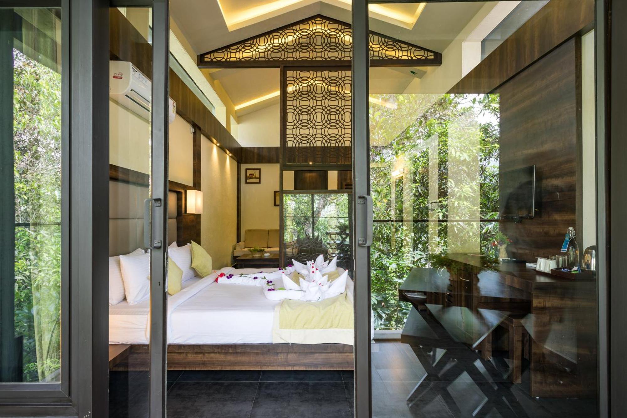 The Mountain Courtyard Thekkady Hotel Exterior foto