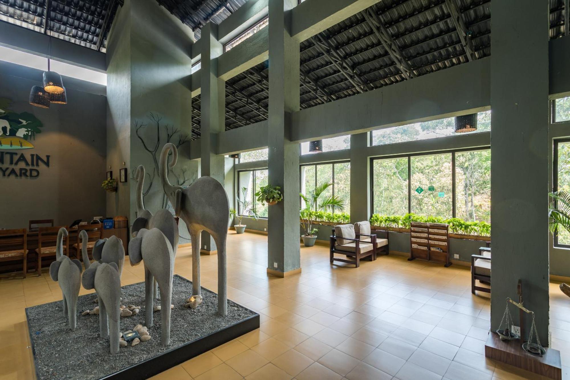 The Mountain Courtyard Thekkady Hotel Exterior foto
