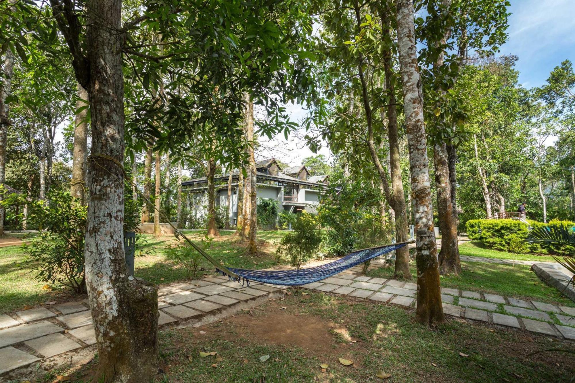 The Mountain Courtyard Thekkady Hotel Exterior foto