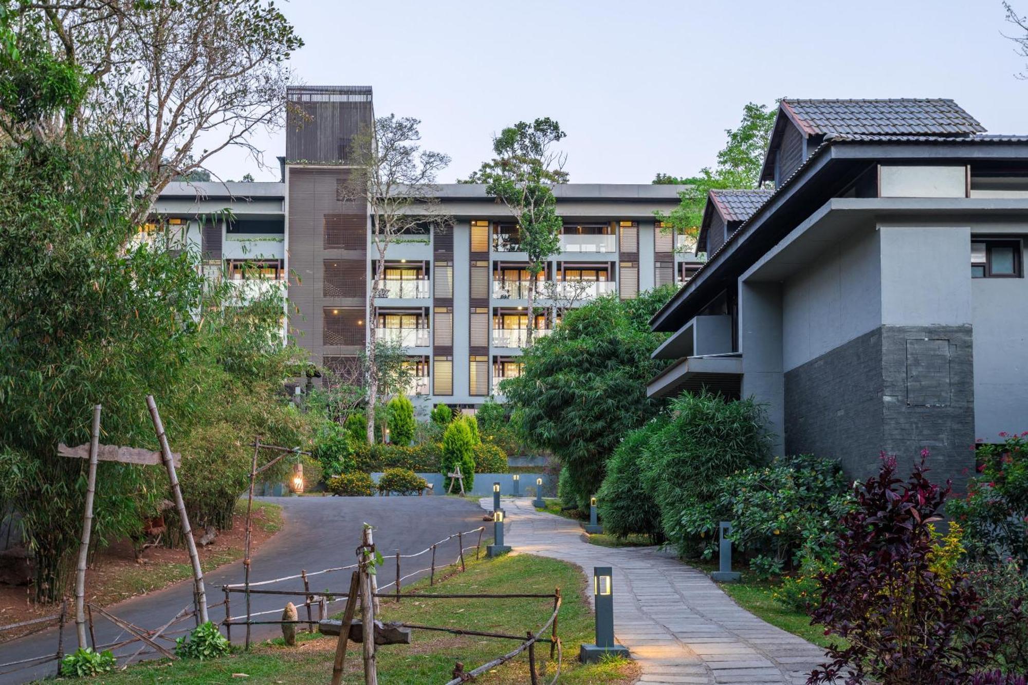 The Mountain Courtyard Thekkady Hotel Exterior foto