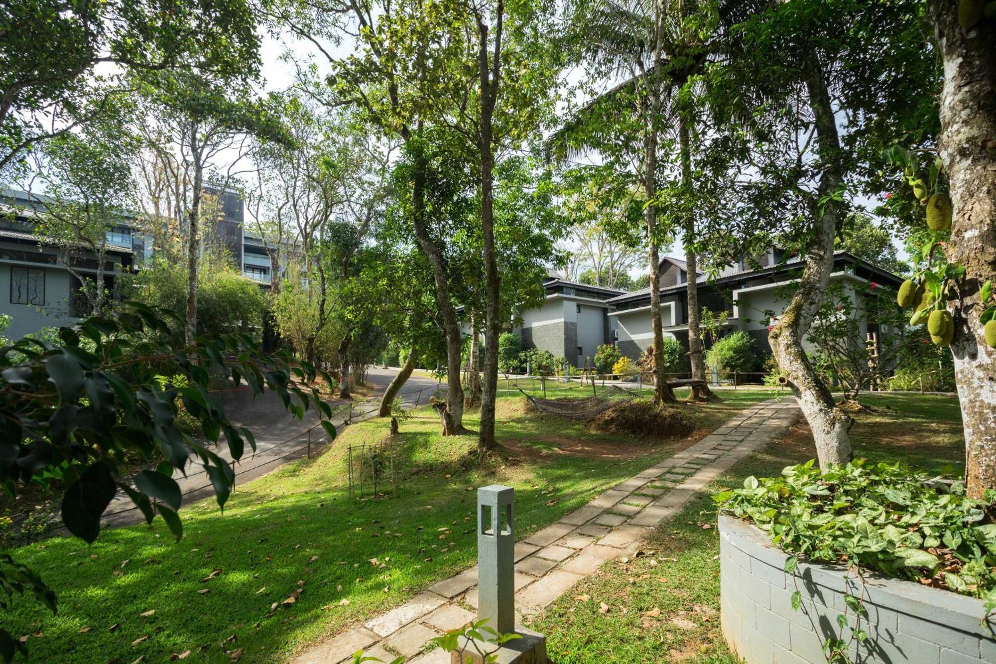 The Mountain Courtyard Thekkady Hotel Exterior foto