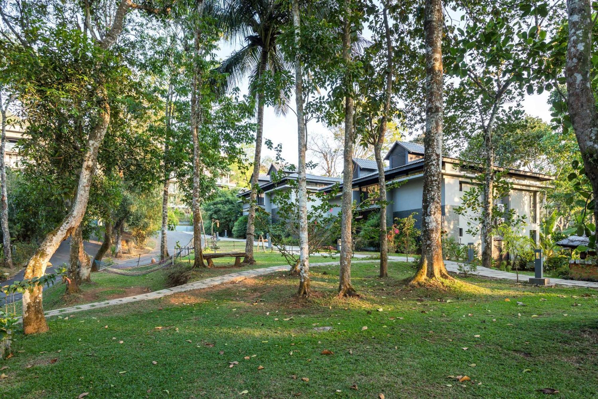 The Mountain Courtyard Thekkady Hotel Exterior foto