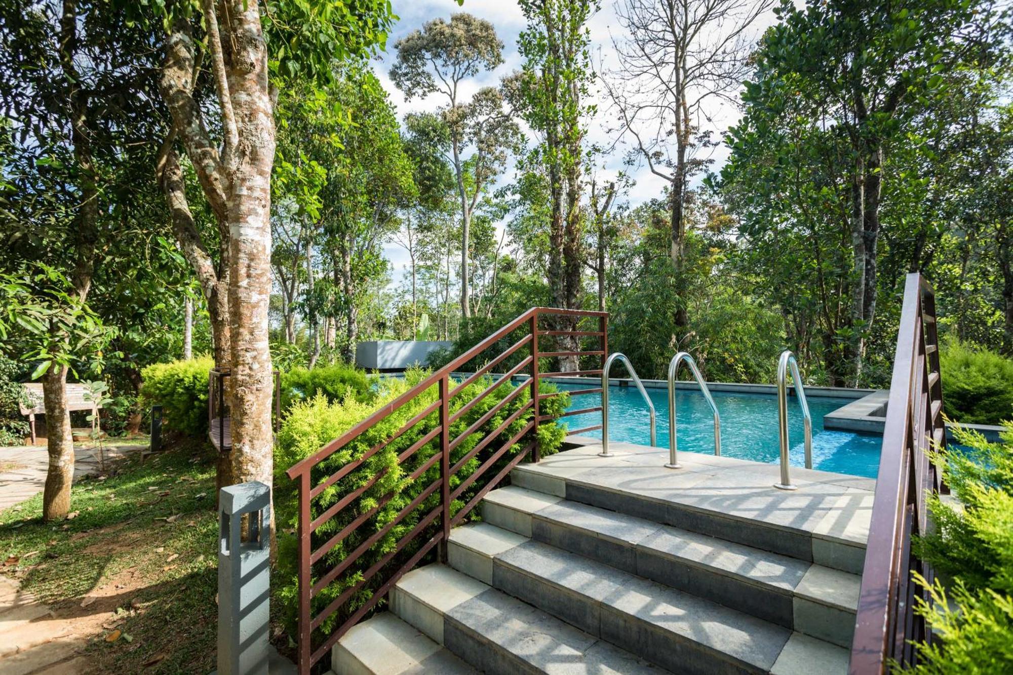 The Mountain Courtyard Thekkady Hotel Exterior foto