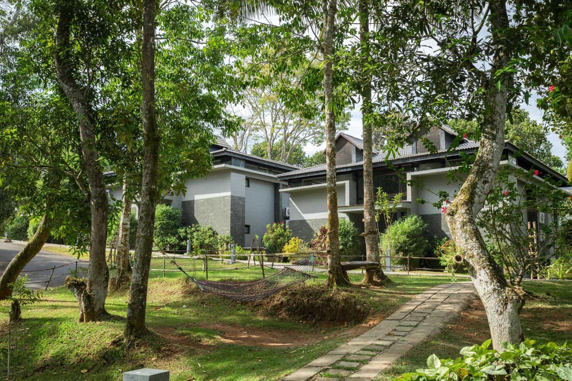 The Mountain Courtyard Thekkady Hotel Exterior foto