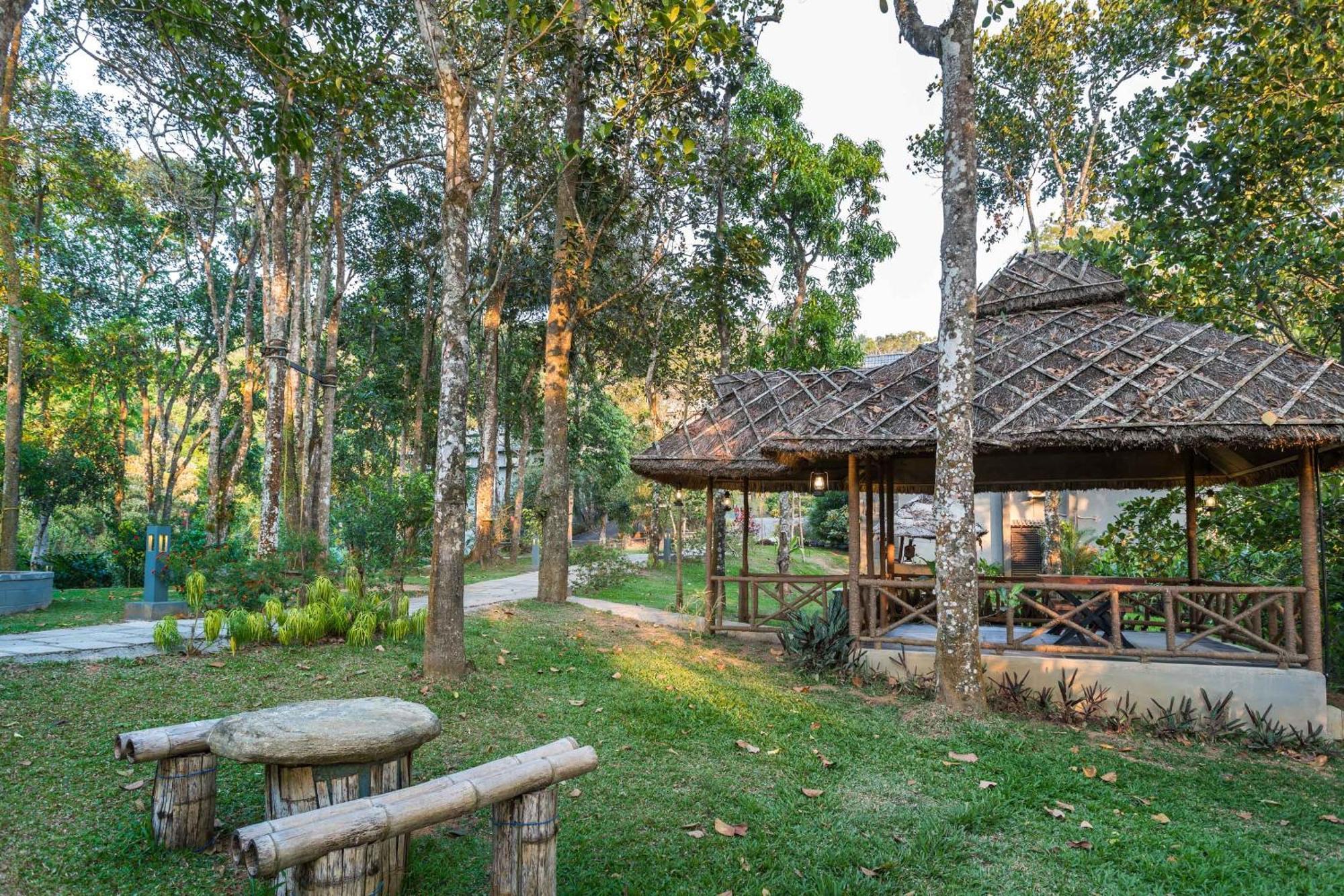 The Mountain Courtyard Thekkady Hotel Exterior foto